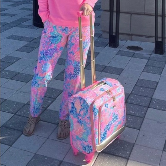 NEW Lilly Pulitzer Printed Under The Seat Carry On - Picture 13 of 16